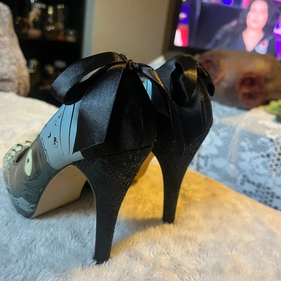 IRON FIST ZOMBIE PUMPS - Picture 3 of 6